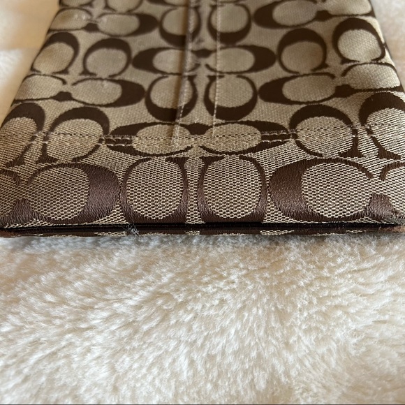 Coach Bag! - Picture 8 of 15